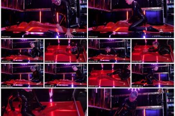 Lady Valeska Teased in the Vac Bed by Latex Goddess