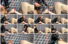 Lady Dark Angel UK Exposed Bum Crack So