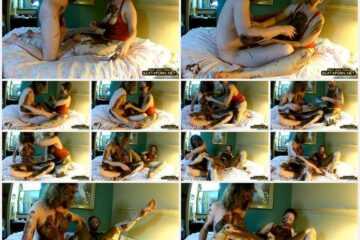 27 December 2022- Lesbians Role-Playing Game With Shit - Amateurs
