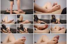 Natsuki Yokoyama Black Corset Footjob