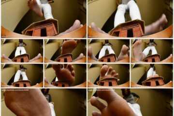Amateur soles giantess and footjobs - Pioneers Cabin CRUSHED under FBCs GIANT BARE FEET