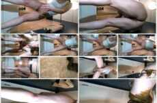 CosmicGirl – Massaging My Pussy With Fresh Warm Poo! MP4 / FullHD 1080p