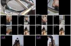Korean Queen – I allow my slave to rub my scat on the slave’s dirty cock