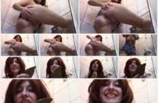 PrincessMonica – Poop in miniskirt