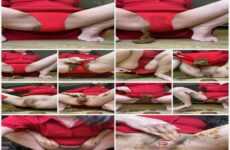 p00girl – I shit in red shorts, I smear my face, I put them in my pussy and ass