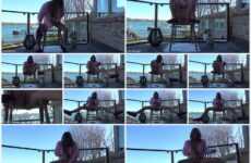EricaKay – Shitting Outside on a Beautiful Day