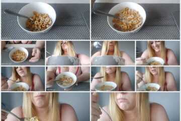 Julie Bliss - Love Finding Tinies Swimming With My Cereal Watch What Happens