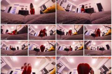 MicroStudio - Giantess Stuck on Sofa