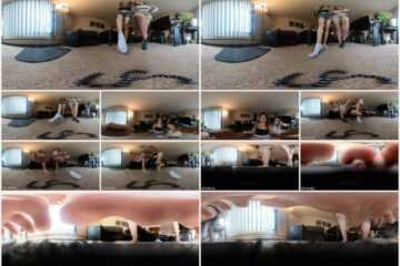 Tiny Guys Foot Fetish and Fantasies - Constance GreasyRose Shrunk Boss VR360
