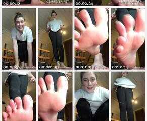 Footiesfeets - Giantess POV with a photobombing kitty