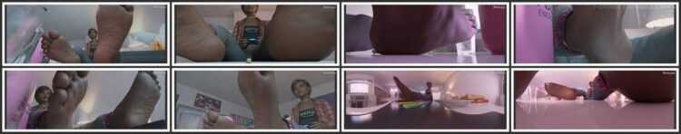 Uschi3 - Giantess Gamer Girl
