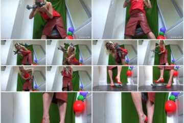Cute college gal going naughty - SPITFIRE Vs GIANTESS