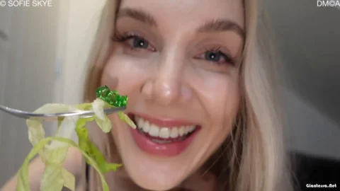 Sofie Skye – Giantess Vore Shrinks and Swallows You