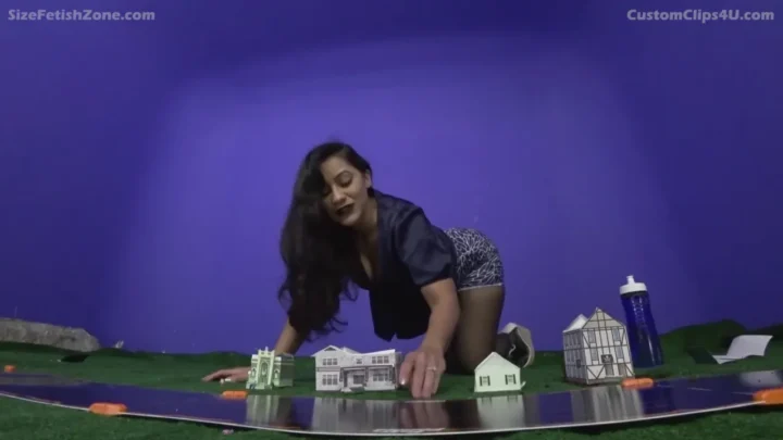 CustomClips4U – Sahrye takes over the neighborhood