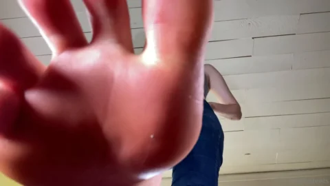 Footiesfeets – Giantess After three dates we finally get to be more