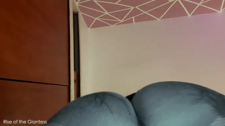 RISE OF THE GIANTESS – So You Like My Giant Ass Do You Latina Giantess Gabriella 4K