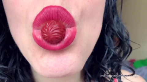 Molly Darling – Giantess Threatens To Eat You – Vore