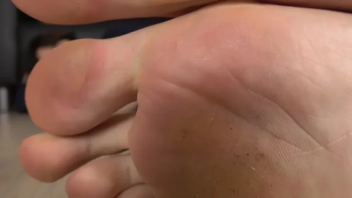 Under Girls Feet – 12 Size Feet Giantess SFX