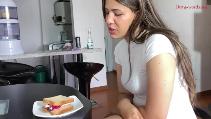 Colombianbigass – Giantess make sandwich with friends vores