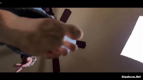 Giantess vs Micro Tanks