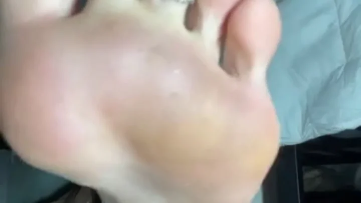 Xomaddykxo – Oopsie babe I shrunk u down and force you to sniff my stinky feet to fulfill my own giantess fantasy
