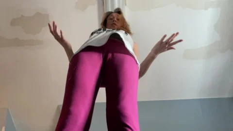 QueenMotherSoles – Giantess Keeps Growing