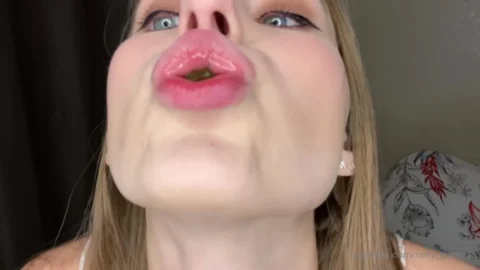 Nelly Giantess – Video With Gummy Bears 2