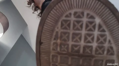 Maxima – Giantess s sneakers worship