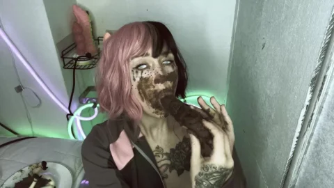 DirtyBetty – I PLAY with TOYS how I want