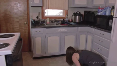 Mant Man Productions – Abusive Girlfriend SFX