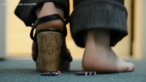 Amateur soles giantess and footjobs – Sexy Half Asian Milf Giantess Walk Bys