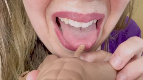 Brianna Kelly – Giantess Brianna Kelly POV Blow Job