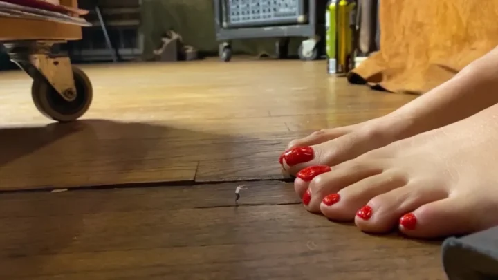 Giantess Ave – Tiny Fight Club