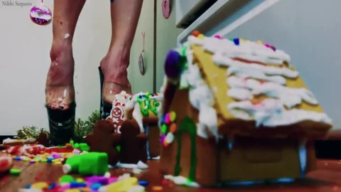 Nikki Sequoia – The Gingerbread Giantess