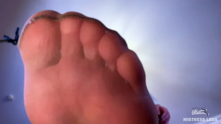 Mistress Legs – Pov Giantess Goddess Want To Step On Your Face