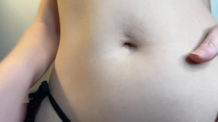 SneezeGoddess – Homewrecking Giantess Devours Everyone You Love