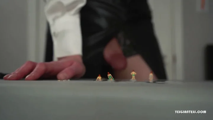 Imilia Audley – Attack of the Office Giantess