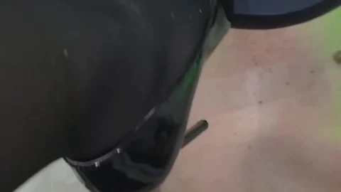 Domina Marbella – Toilet slave, saco al esclavo de la reja para usarlo de