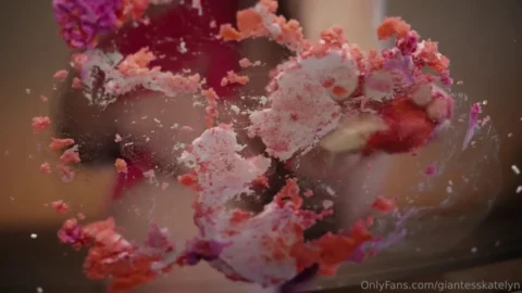 Katelyn Brooks – Goddess Crushes Cupcakes starring Katelyn Brooks