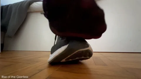 RISE OF THE GIANTESS – Ill Sit Wherever I Want Giantess Kelly