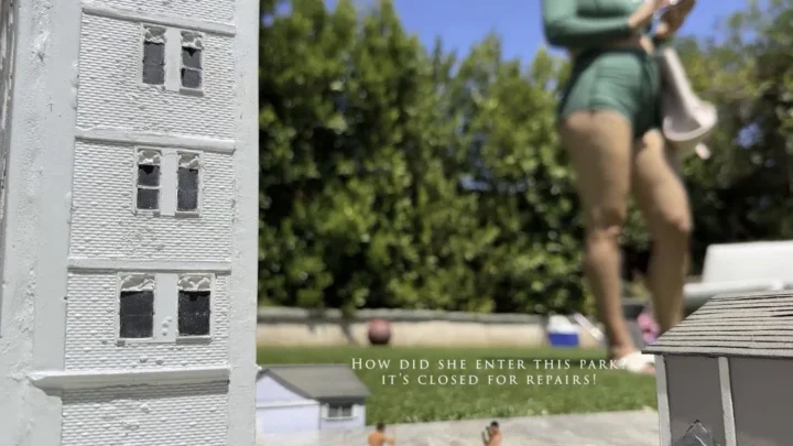 Giantess Ave – Giantess Roma Little Town Bash Giantess