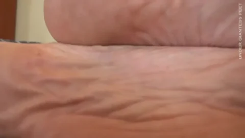 Under Giantess Feet – Crushed Under Giantess Mother SFX