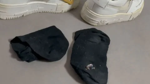 Giantess EditZ – Worship Her Feet, Shoes And Socks Sfx