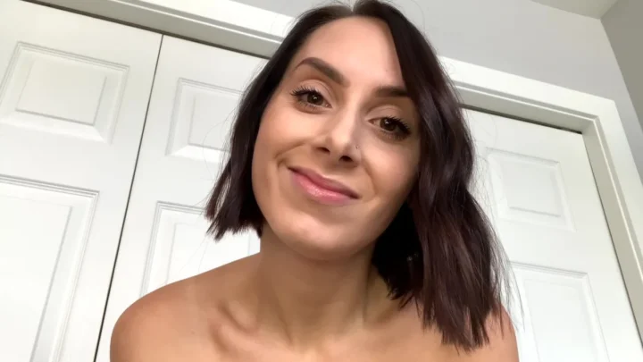 Goddess Arielle – Shrinking Insecure Loser