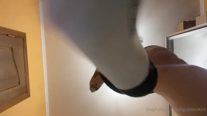 Goddess Kira – Tiny Slave