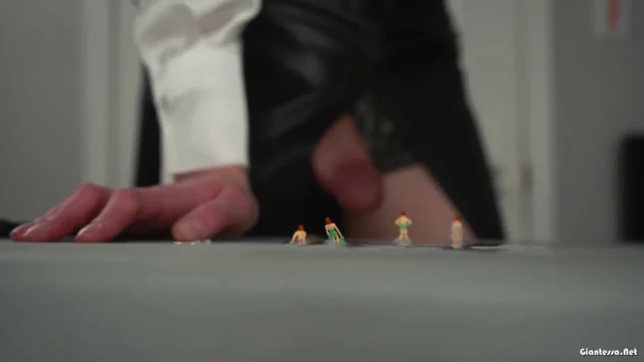 Imilia Audley – Attack Of The Office Giantess