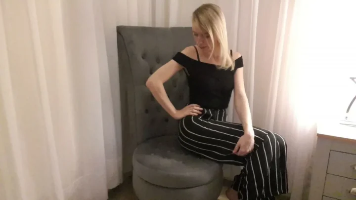 Lexi Snow – Giantess Seek And Arse Worship