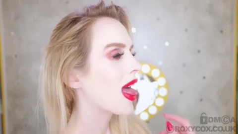 Roxy Cox – Vore Giantess POV Swallows  Eats You