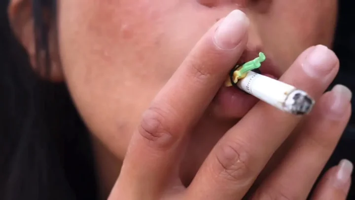 Drea xoxo – Smoking Giantess
