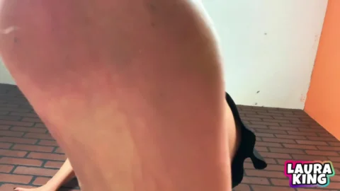 LauraKing – Giantess Makes you Lick her Big Feet